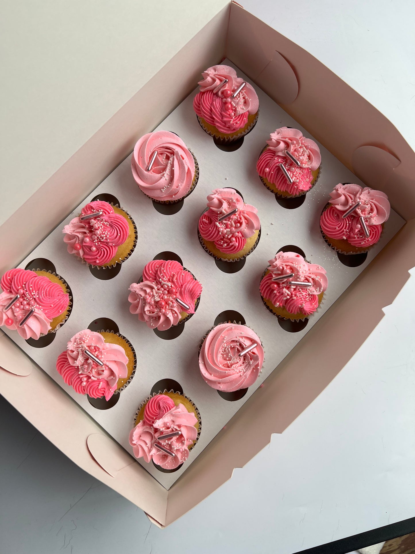 12 pack Fancy cupcakes